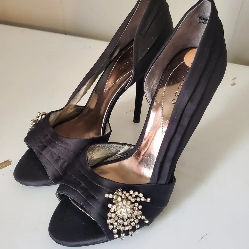 Shoes - Picture 1 of 1
